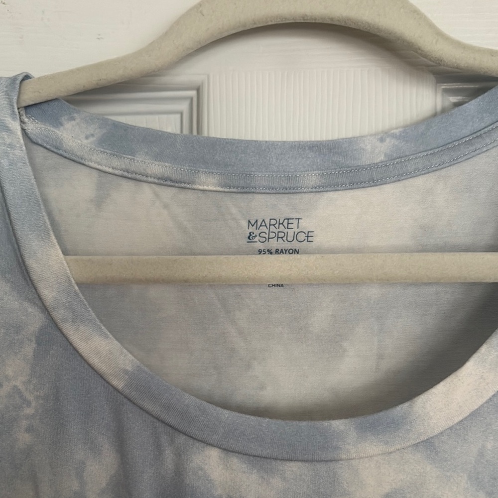 Market & Spruce Gray and White Relaxed T-Shirt - Picture 2 of 3